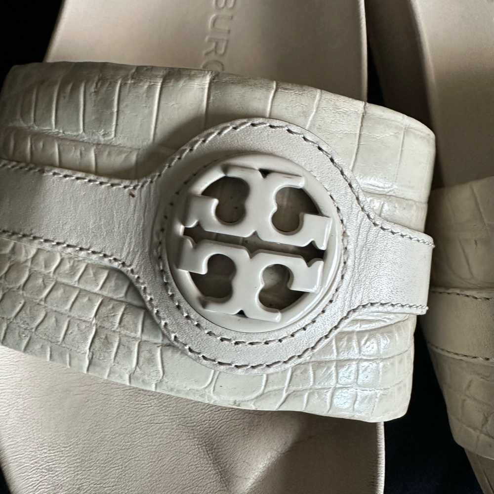 Tory Burch Carson Women's Beige Croc-Embossed Slide Sandals size 9 - Picture 11 of 16